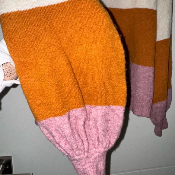 Madewell Striped Gladwell Balloon-Sleeve
Pullover Sweater - Picture 5 of 10